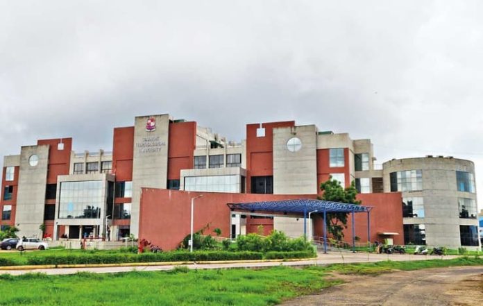 Gujarat Technological University halts admissions in 8 colleges this year