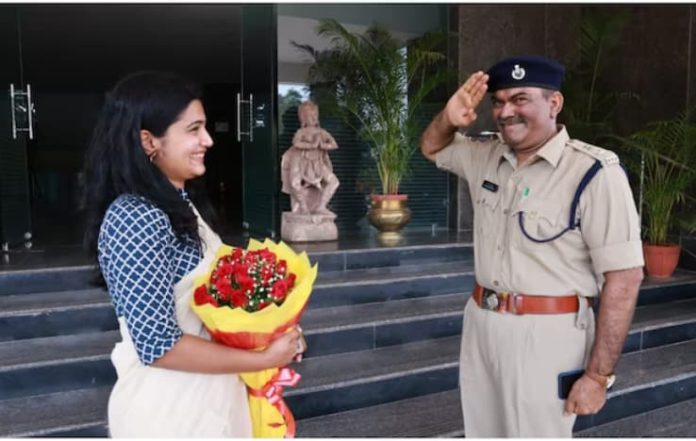 Father's Day Salute: Telangana Official Greets IAS Daughter, Pics Go Viral