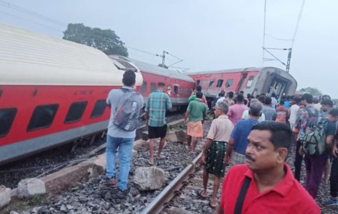 Howrah-Mumbai Mail Tragedy: Compensation for Victims' Families Announced