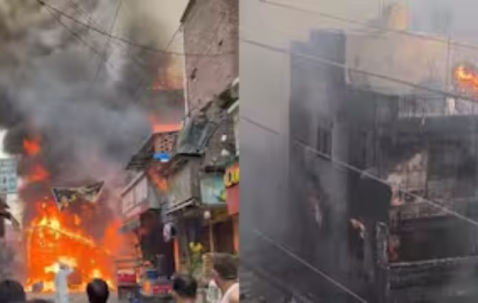 Delhi: A major fire breaks out at the Mayur Vihar Cafe, injuring a firefighter