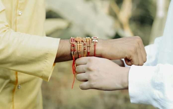 Raksha Bandhan 2024: 20 Warm Wishes for WhatsApp and Facebook to Make Your Sibling Smile