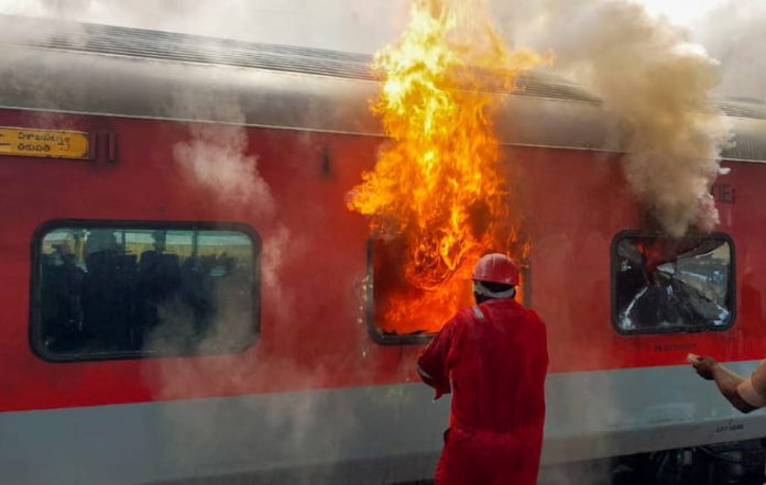 Fire Broke Out In A Train At Vishakhapatnam Railway Station