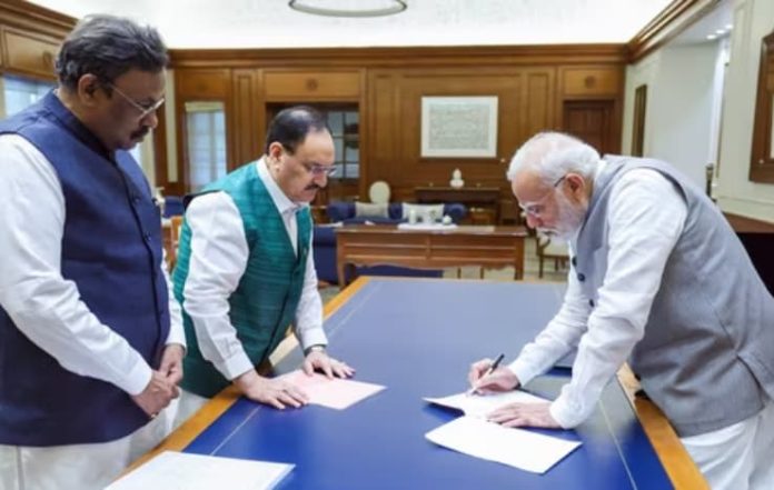 PM Becomes First ‘Active Member’ of BJP