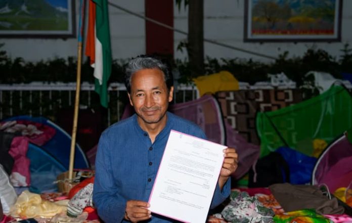 Sonam Wangchuk Ends Fast as Home Ministry Set to Resume Talks with Ladakh Groups