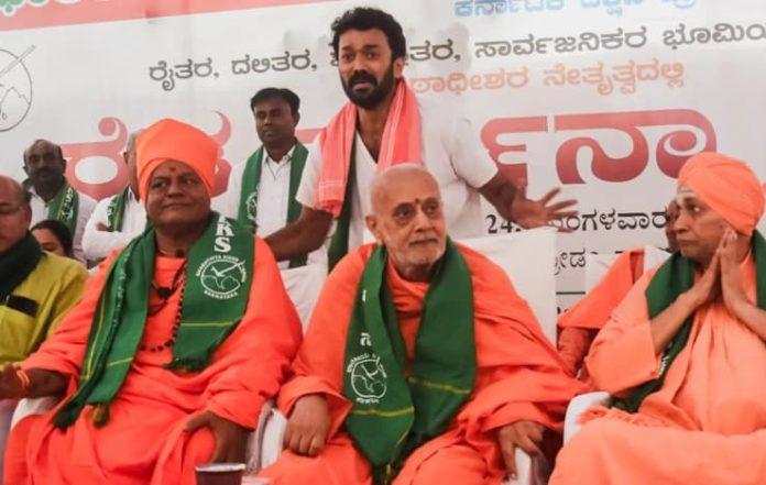 Karnataka Seer Faces FIR for Remarks on Muslims’ Voting Power